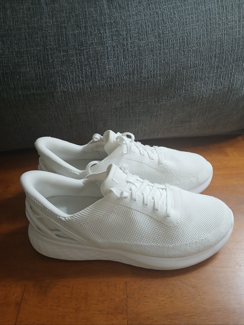 Kizik Men's Classic White Sneakers